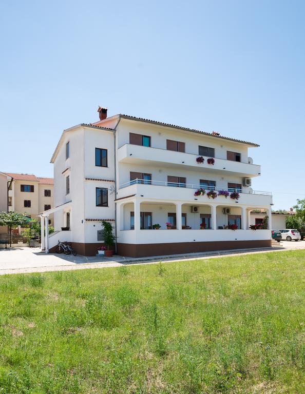 Apartments Zdenka Rovinjsko Selo Exterior foto